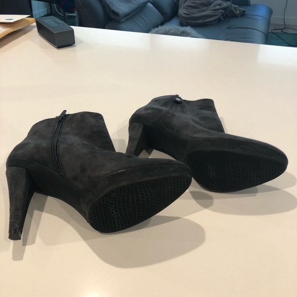 Stuart Weitzman Slate Grey Booties Ankle Boots - Picture 4 of 5